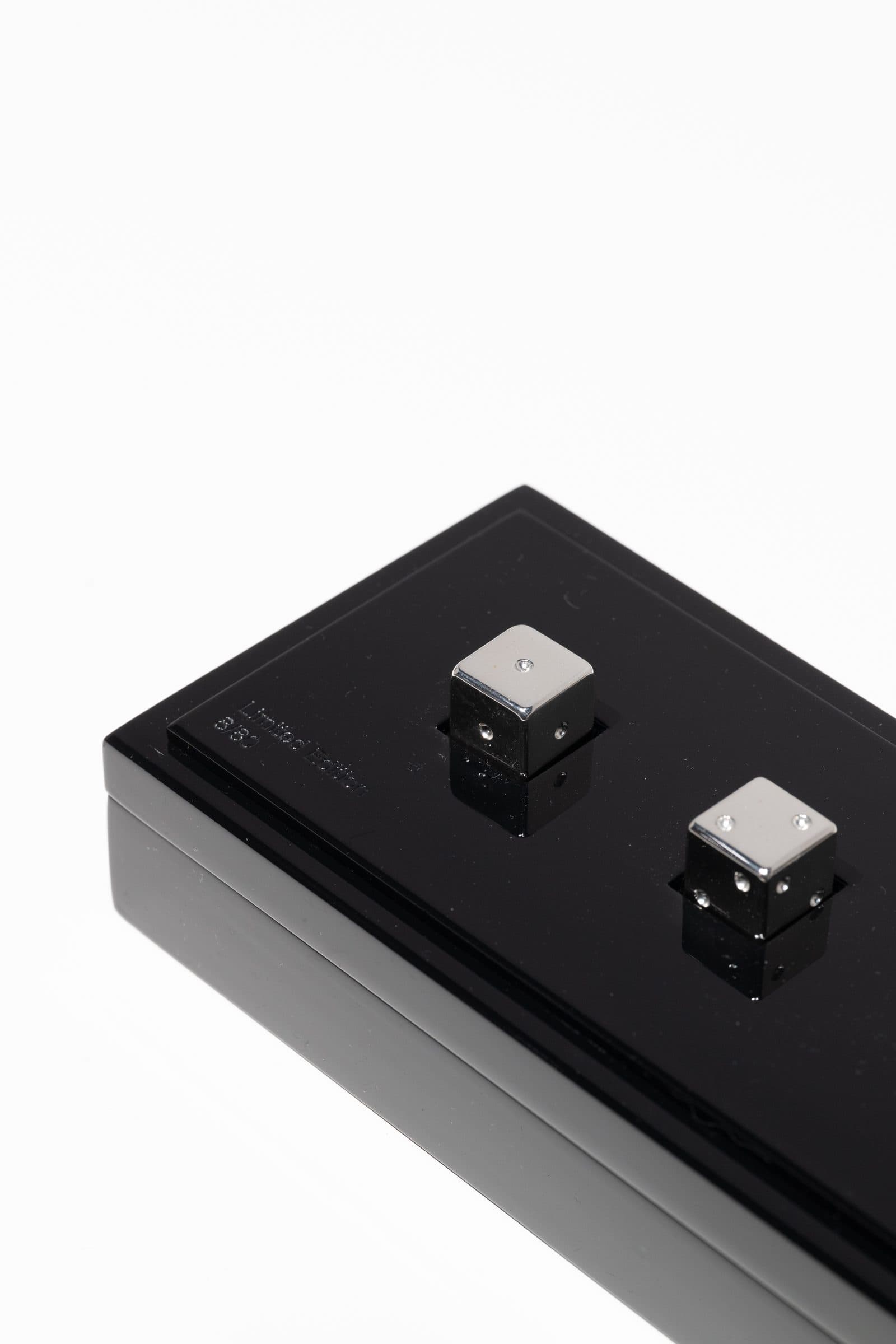 Hanoia lacquer holder