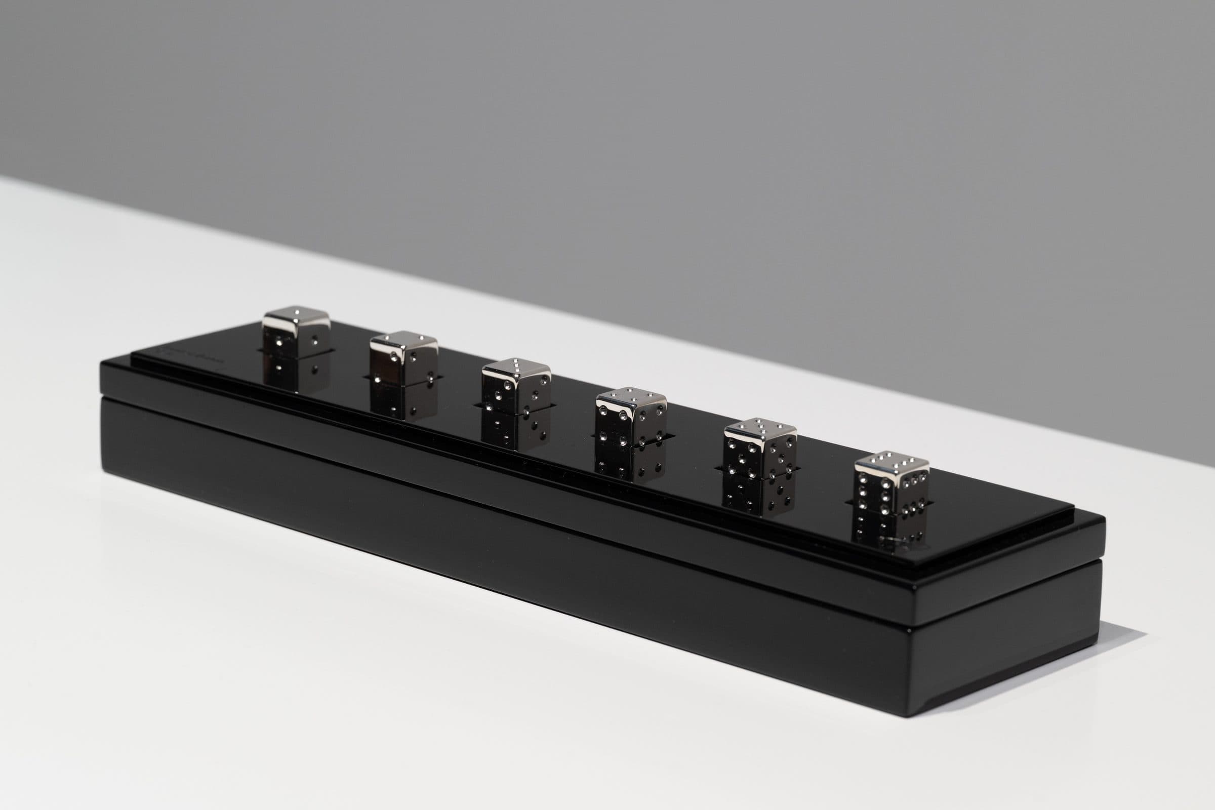 Hanoia lacquer holder