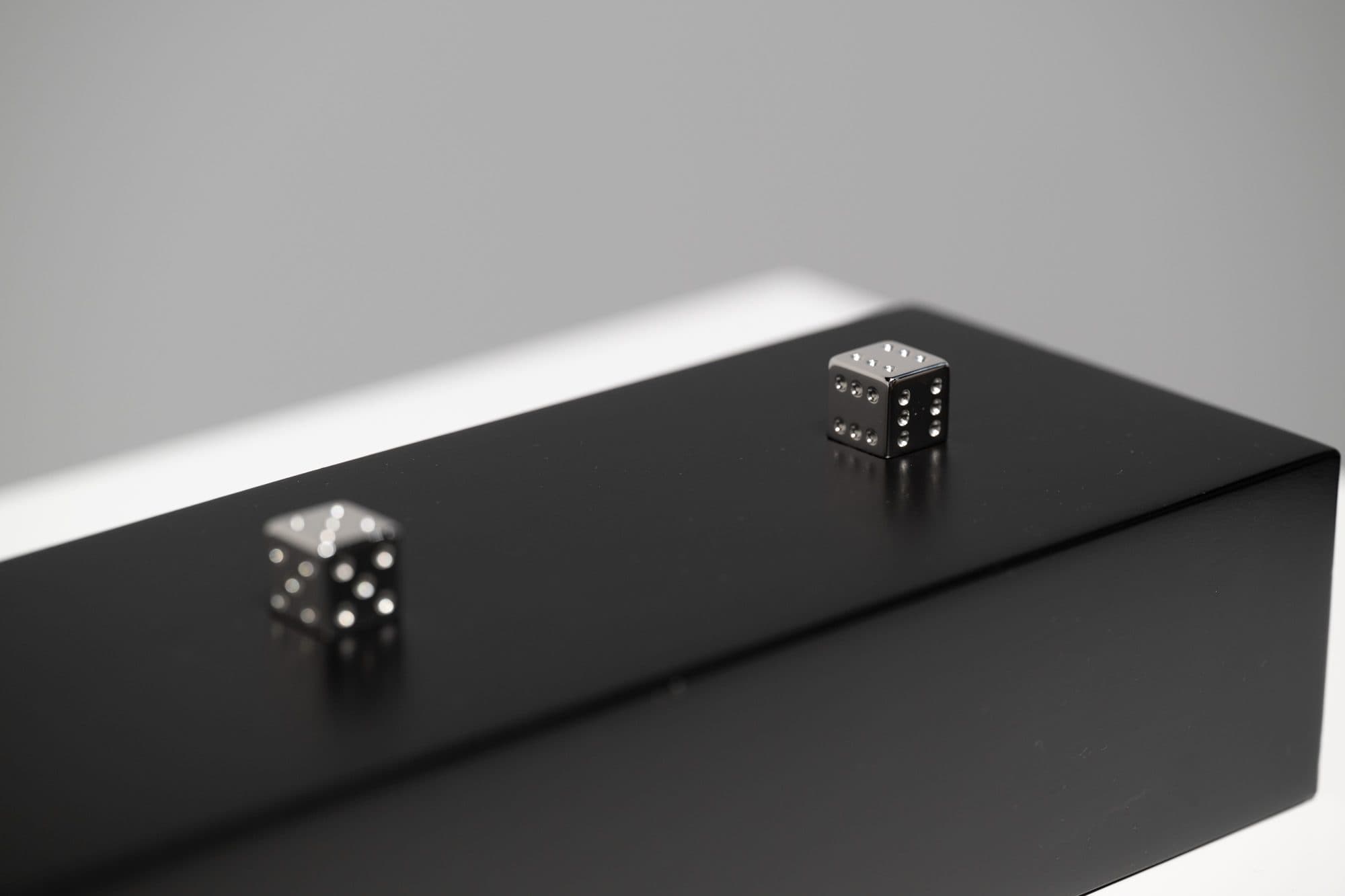 LUCK — silver set close-up