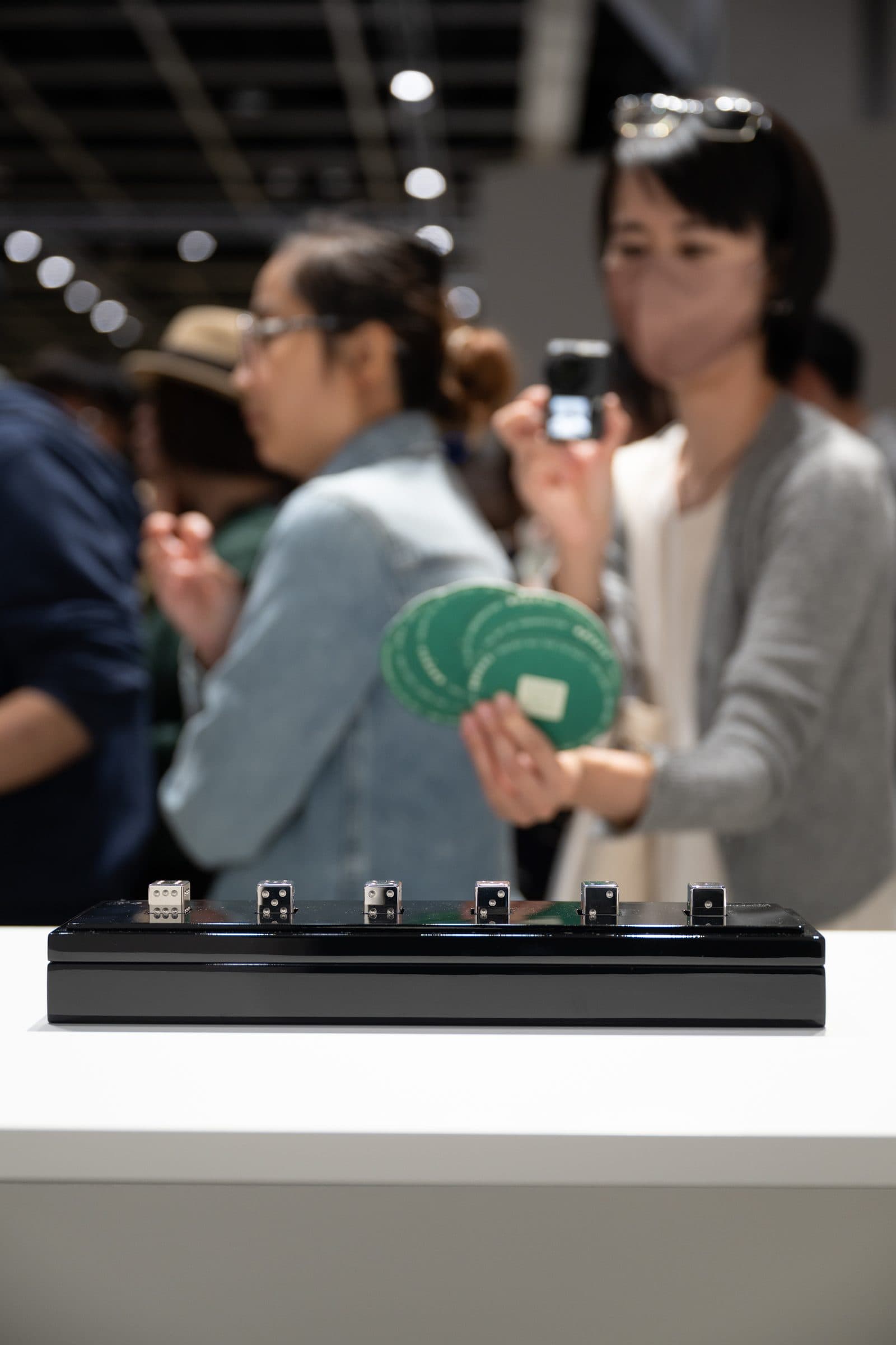 LUCK silver set with PLAY coasters